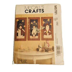 McCall's Sewing Pattern M5781 Mini Quilts Snowman Penguin Santa Uncut